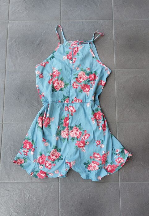 Kombinezon krótki na ramiączkach mgiełka falbanka kwiatki L 40