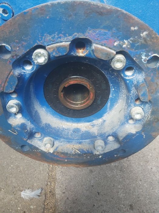 Przekładnia wraz z silnikiem