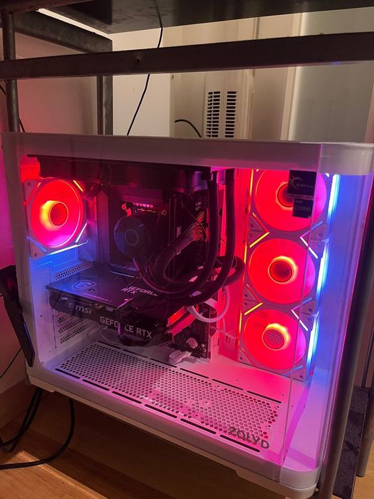 Vendo pc gaming com muito pouco uso comprado a 5 meses com fatura