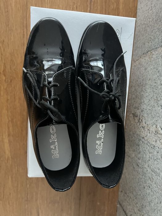 Buty komunijne 32 czarne lakierki