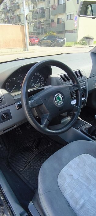 Skoda 2002 em bom estado