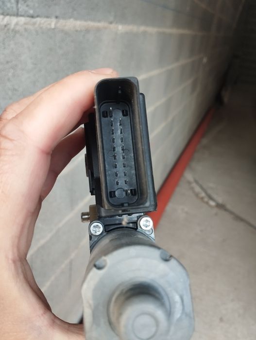 Motor elevador vidro VW golf V 2006