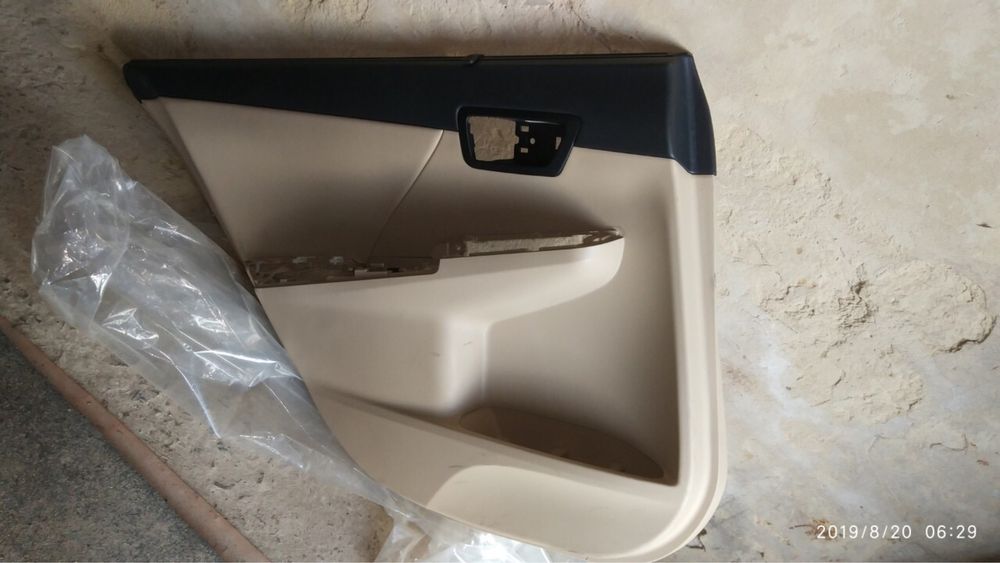 Карта Toyota Camry, обивка, дверь