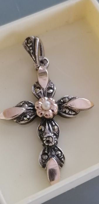 Cruz em prata e ouro