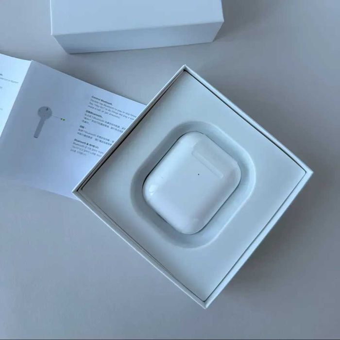 навушники AirPods 2