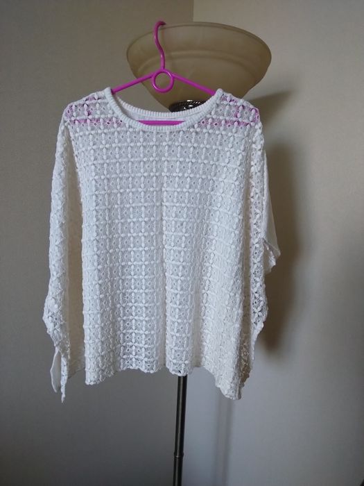 Білі джемпери, кофти .