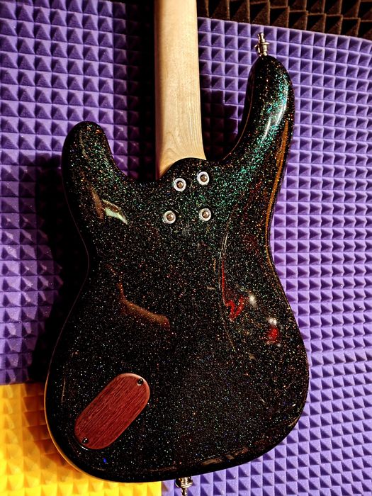 Gitara Basowa RunniCaster Precission Lutnicza