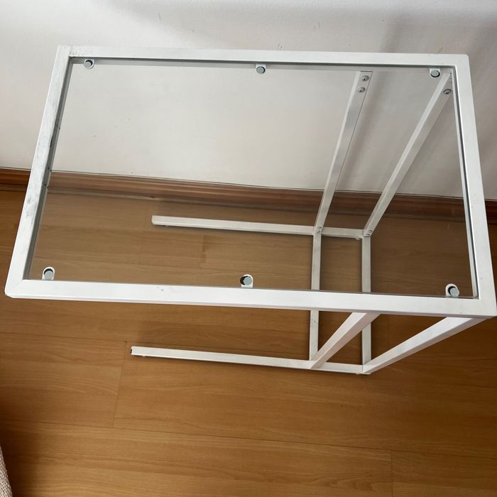 Mesa de suporte com vidro