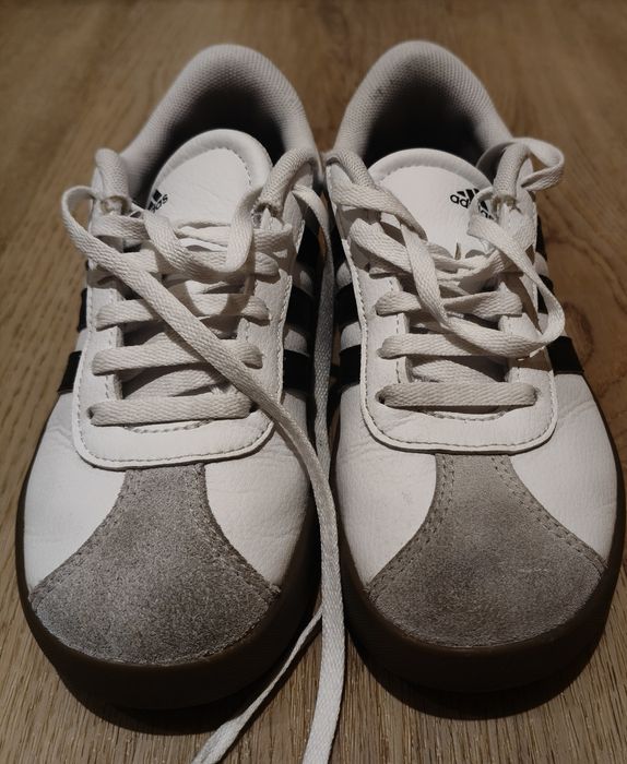 Vendo Sapatilhas de Criança