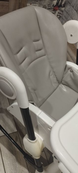 Стільчик для годування