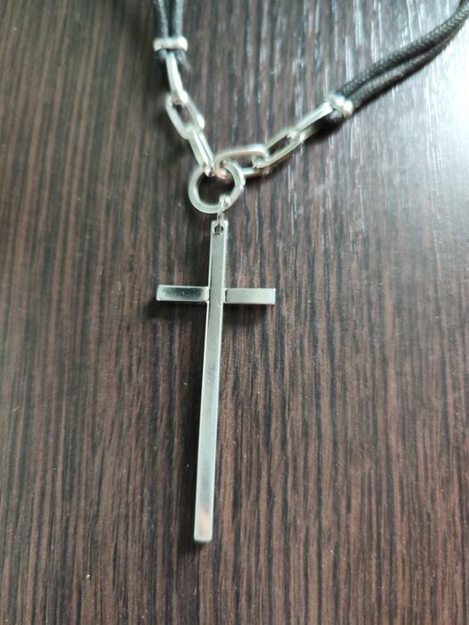 Металеве намисто з хрестиком