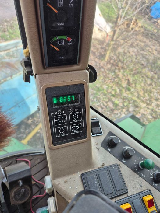 Комбайн JOHN DEERE 2264