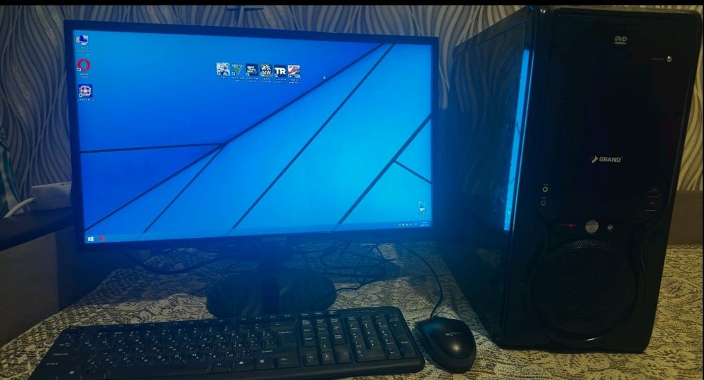 Комп'ютер та комплектуючі у гарному стані