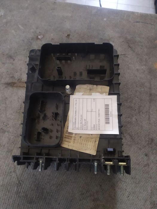 CAIXA DE FUSIVEIS VOLKSWAGEN TOURAN / 0515191175-E / 1K0937124