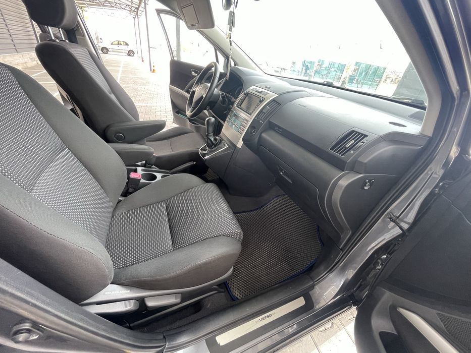Toyota Corolla Verso 2.2 дизель 6КПП