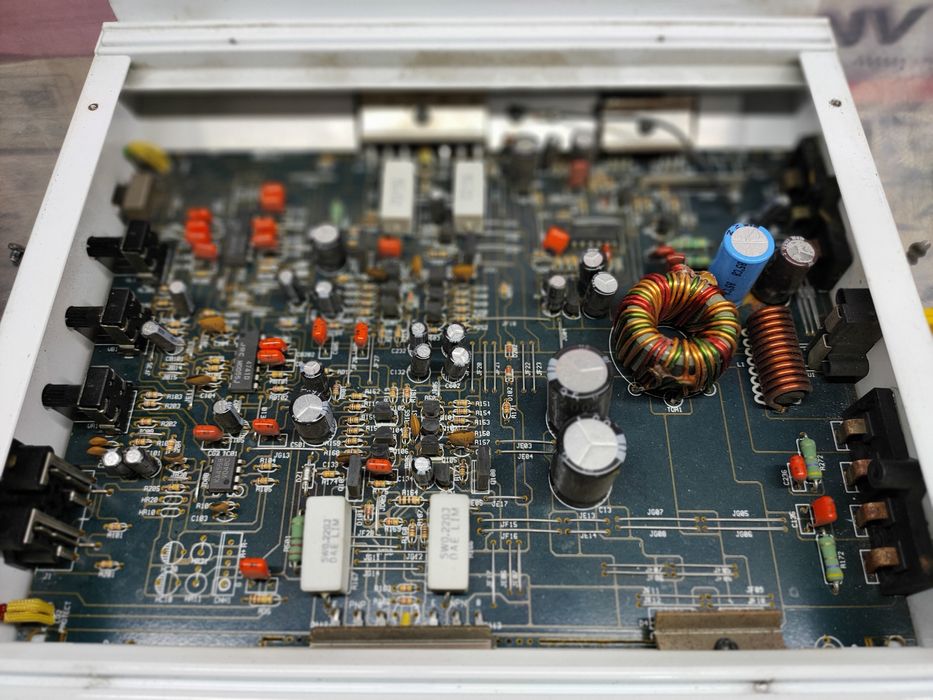 Усилитель Blaupunkt GTA-200