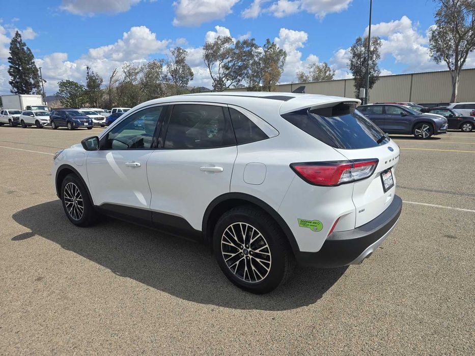 2022 Ford Escape Plug-In Hybrid SE плагин гибрид