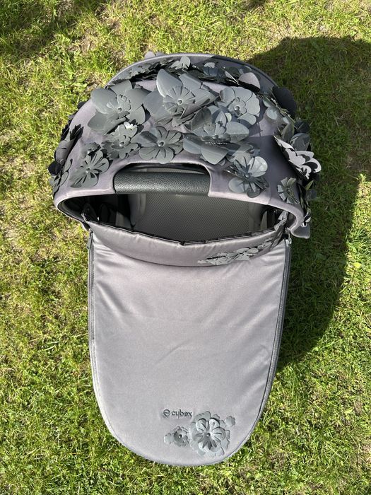 Gondola Cybex Priam 4.0 Fashion Simpy Flowers Grey
