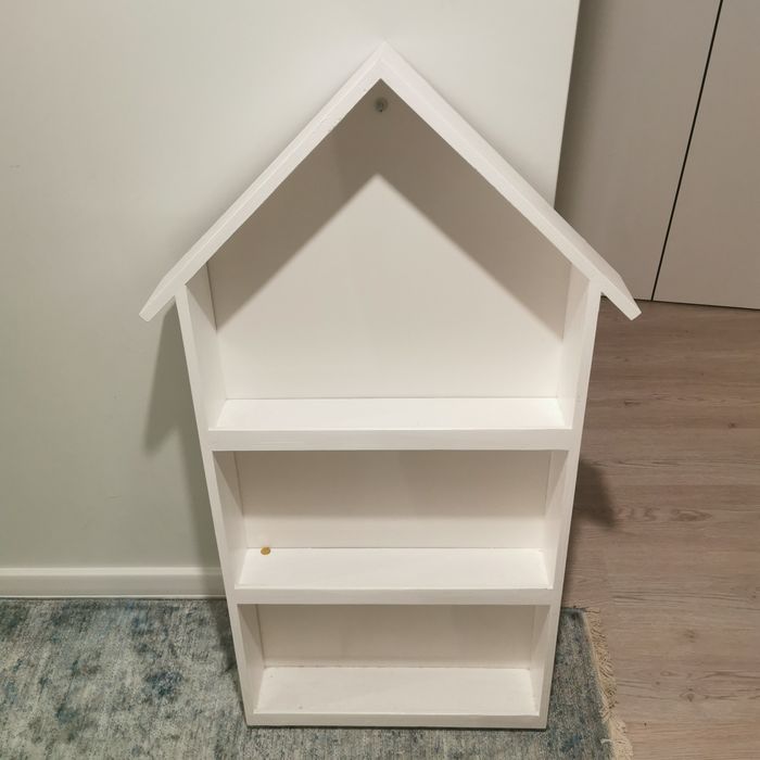 Regał drewniany typu domek