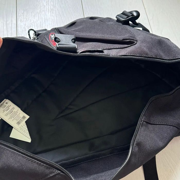 Сумка-слінг через плече Eastpak Sling 008 Black 15.5L,чорна