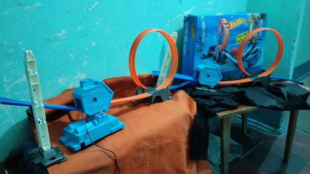 hot wheels track builder positive duel
