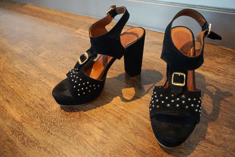 Sandália tacão preta