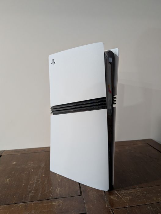 Sony PlayStation 5 Pro 2TB  com jogo FC26 - Nova c/garantia