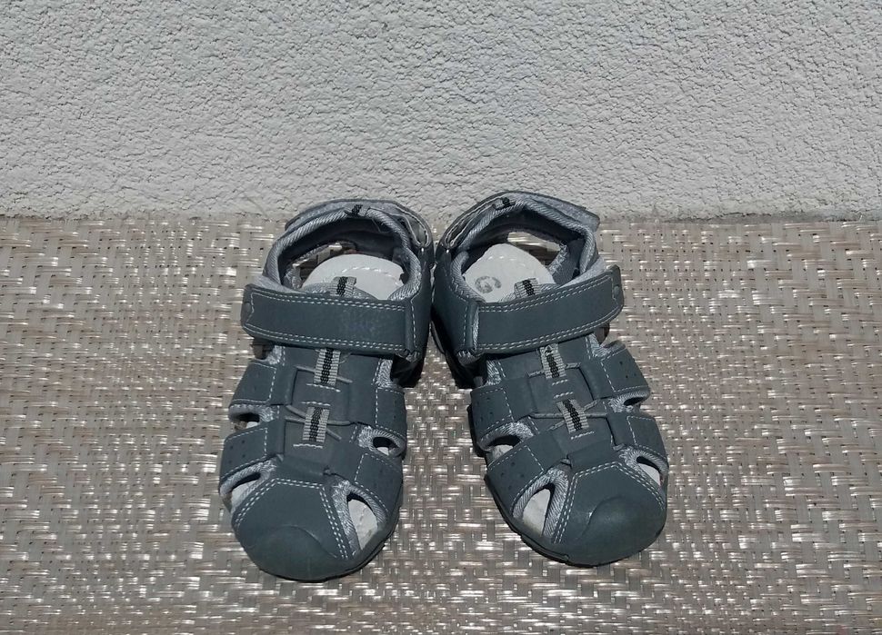 Босоніжки з захистом. Cандалі для хлопчика GFB