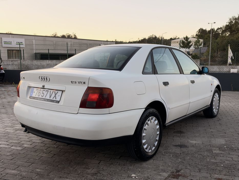 AUDI A4 1.9 TDI Gasoleo Ano 1996 — photo 4