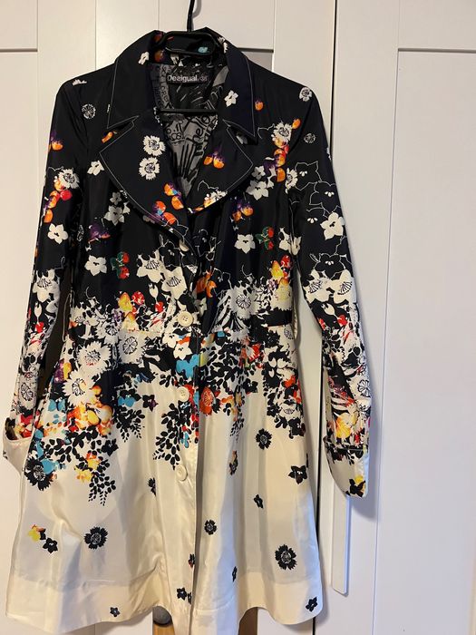 Lekki letni płaszcz  Desigual