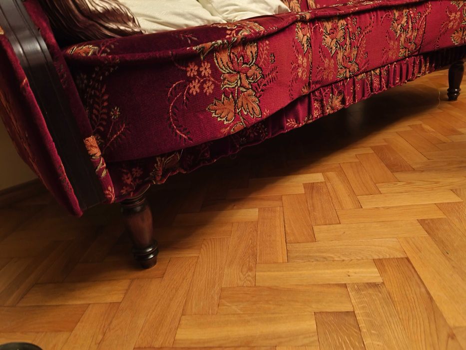 SOFA na nóżkach  ANTYK