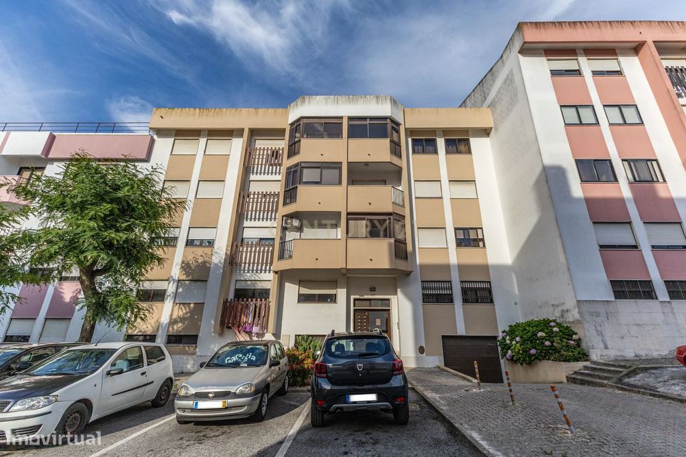 T3 com suíte e garagem - Localização tranquila para viver em família
