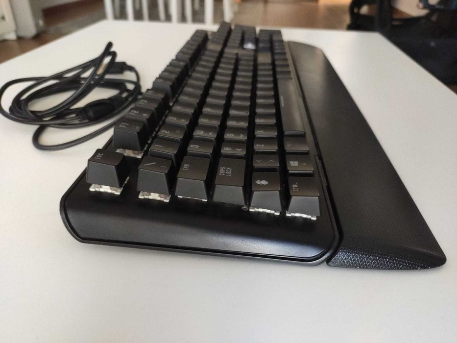 Teclado mecânico Krom-Kael (gaming/escritório) - em bom estado