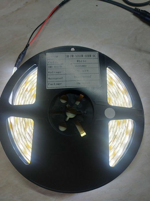 Лента светодиодная 12вольт на 3м скотче