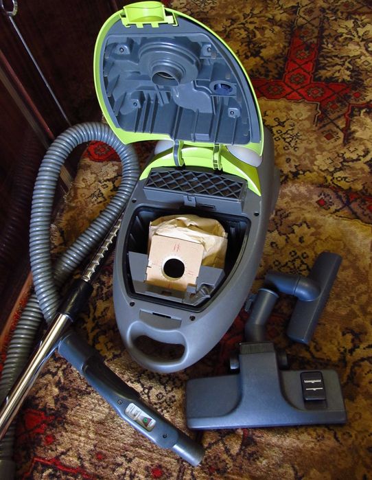 Пылесос SAMSUNG VC-7715H 1500W с функцией уничтожения насекомых