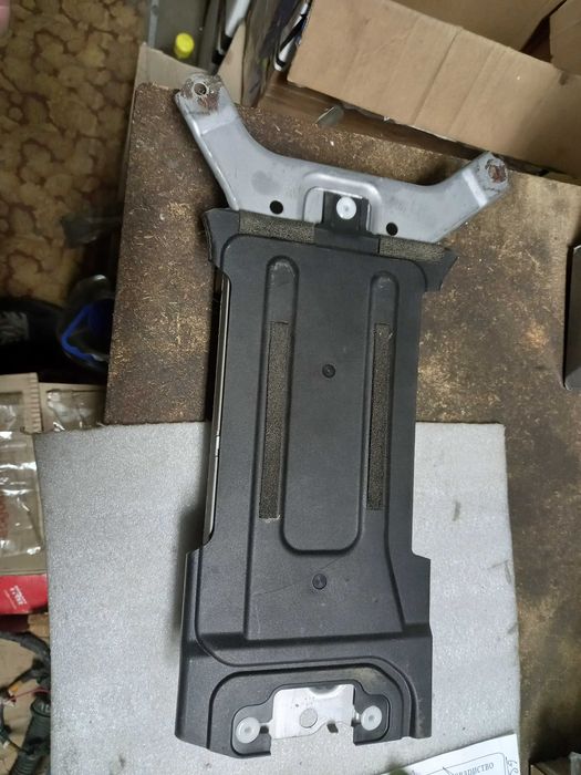 Усилитель звука JBL Toyota Land Cruiser 200 08-12 год.