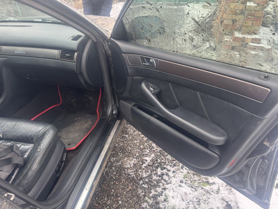 Продам Ауді та запасний кузов до неї