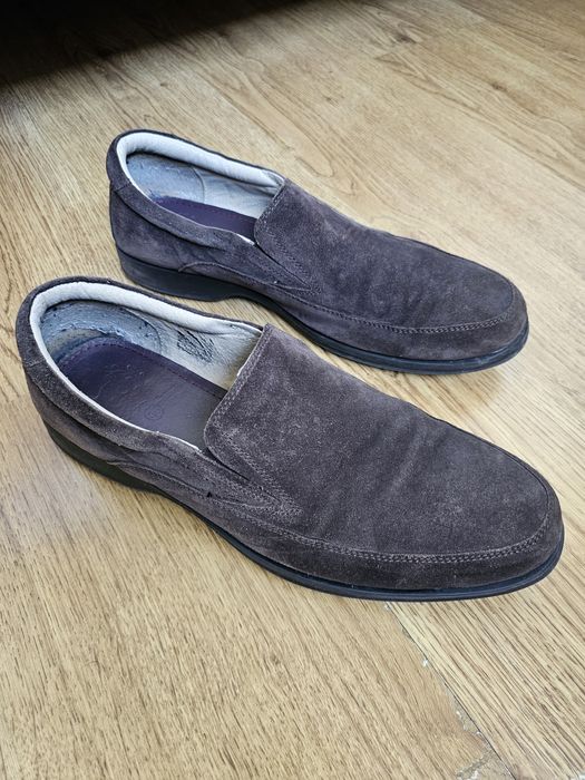 Sapatos homem em camurça castanha