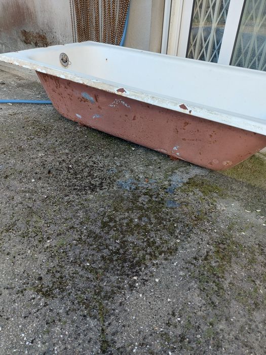 Banheira em ferro esmaltada branca