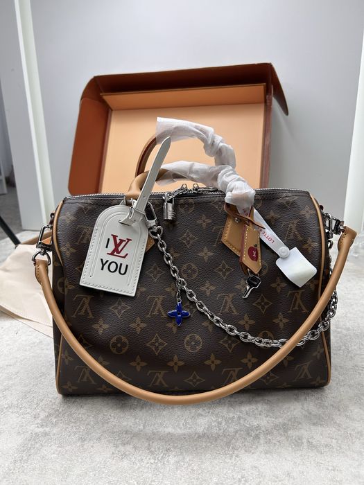 Сумочка в стилі LV