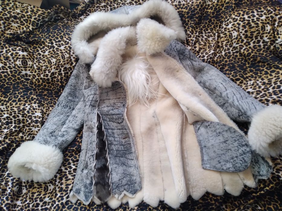 Дублянка натуральна лама стріжена тепла елітна дизайнерська з капюшоно