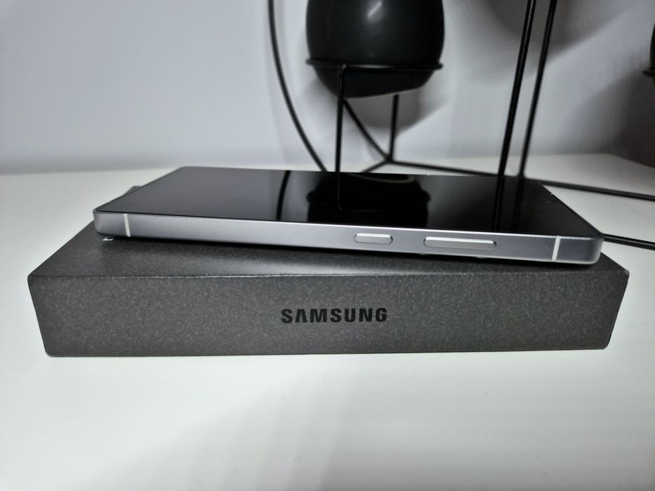 Samsung Galaxy S25 Ultra | Como Novo | Garantia até 2028 | Caixa e Fatura