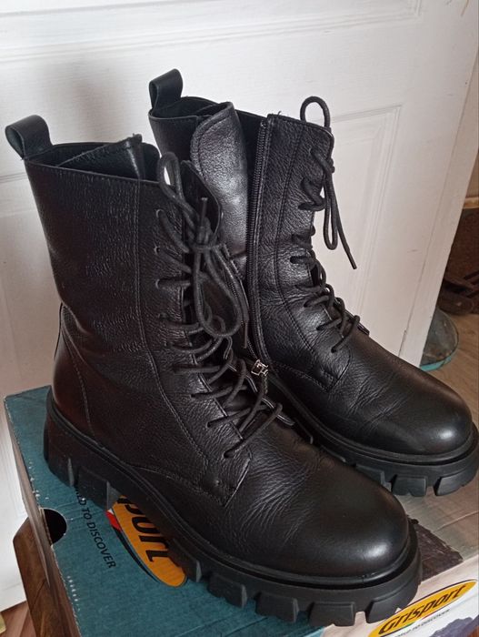 Жіночі чоботи черевики шкіра