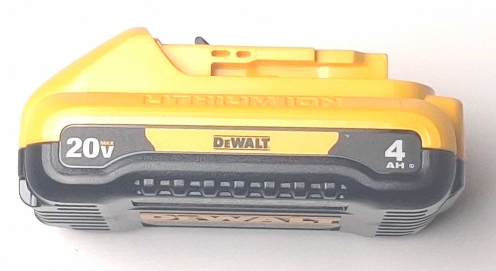 НАБІР ВИСОКОЯКІСНОГО ІНСТРУМЕНТУ  DEWALT З США