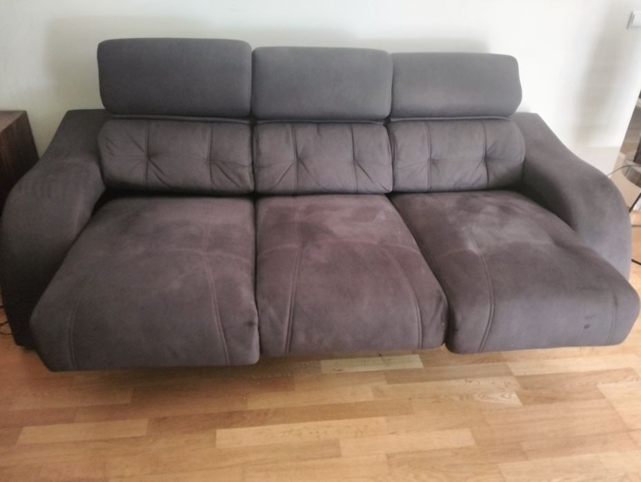 Conjunto Sofá 3 lugares, com chaise longe 3 pufs