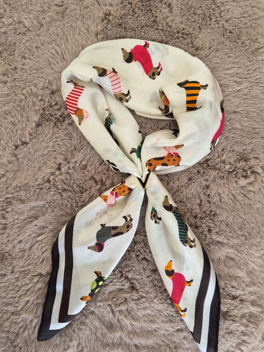 Kremowa apaszka w psy jamniki psiara gawroszka