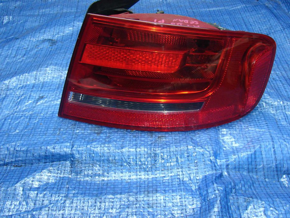 LAMPA A4 B8 sedan tył prawa