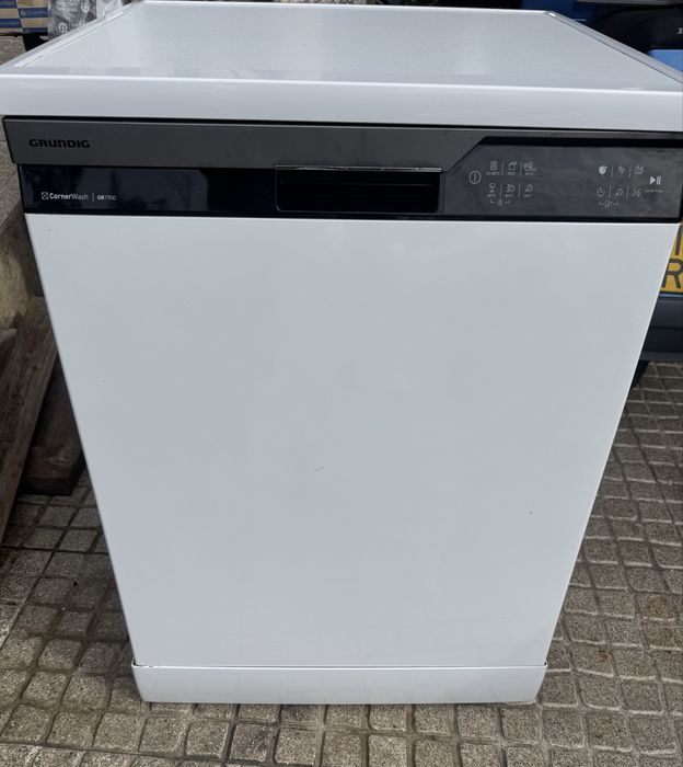 Máquina de lavar loiça Grundig GR7700