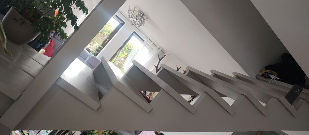 Schody samonośne zabiegowe stopnie trepy drewniane