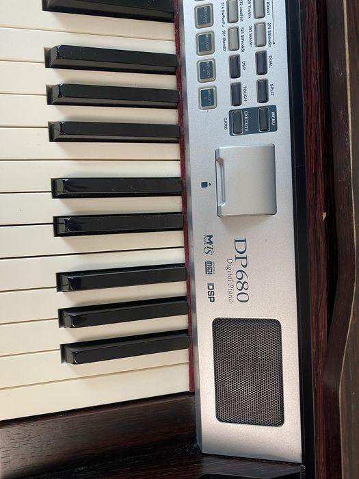 Електронне фортепіано medeli dp680